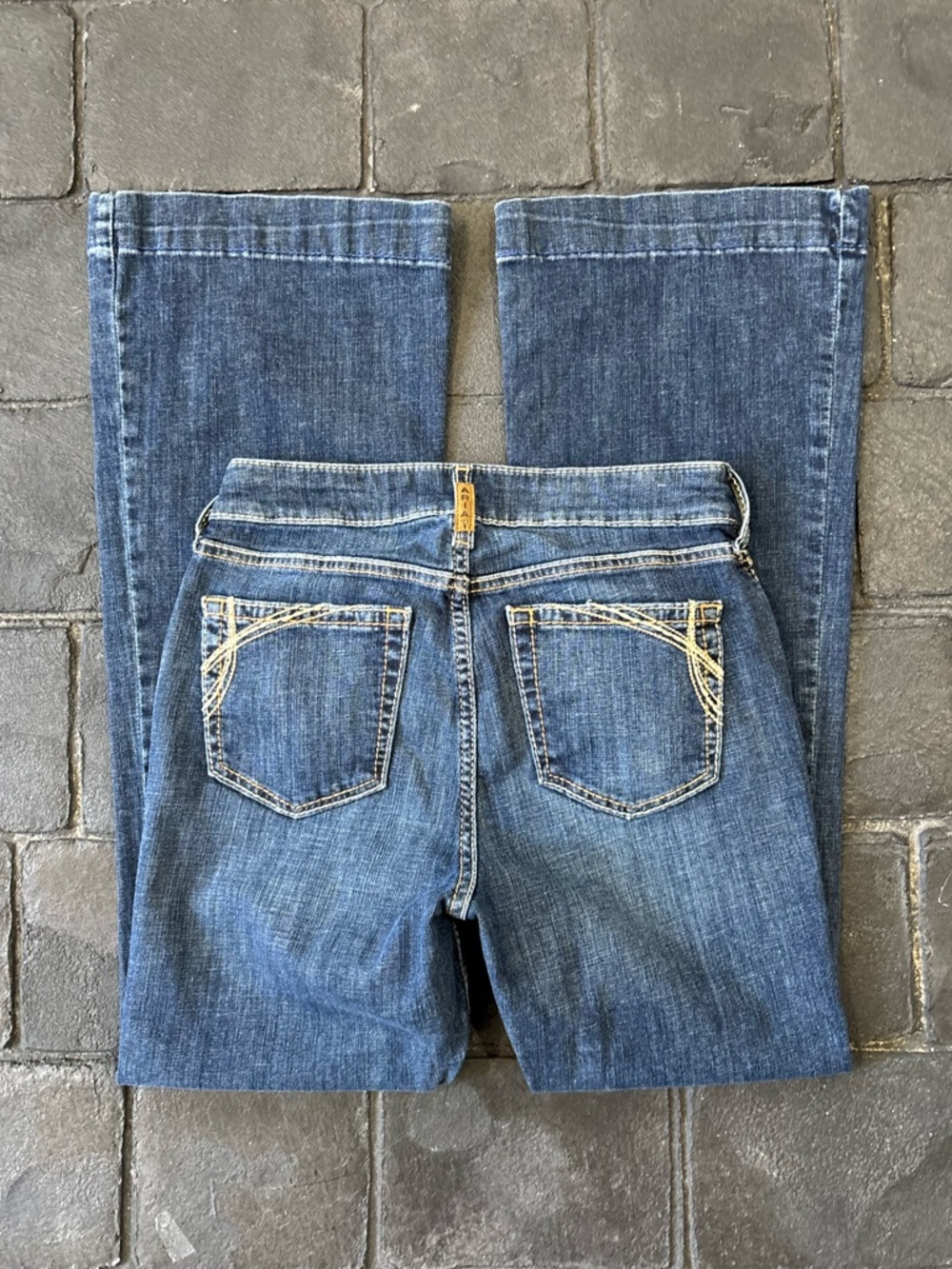 Ariat women's Dark Wash High Rise Naz Slim Trouser Jeans size 27s